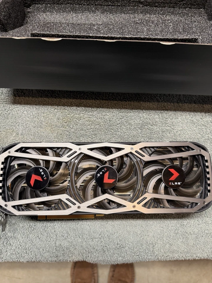 GIGABYTE GeForce RTX 3090 GAMING OC 24GB GDDR6X Graphics Card - Image 4 of 4