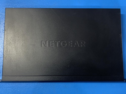 NetGear GS324TP 24-Port Gigabit Ethernet PoE+ Switch / Unmanaged - Picture 4 of 8