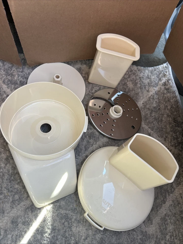 Sunbeam Oskar Food Processor Chopper Model 14081 Shredder Slicer Assembly - Image 2 of 3