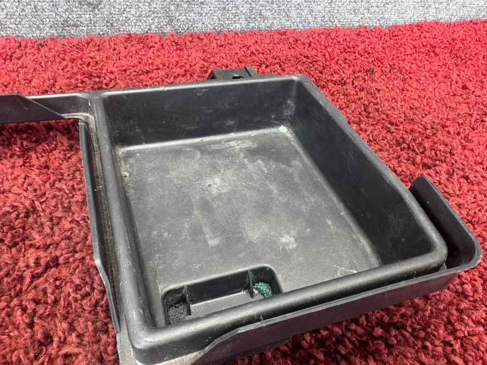 Bandeja de almacenamiento lateral trasero izquierdo BMW 1999-2006 E46 OEM 121K Foto 2 de 4