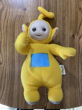 Vtg 1998 TELETUBBIES Laa Laa Yellow Plush Doll 13 Playskool Collectible Works