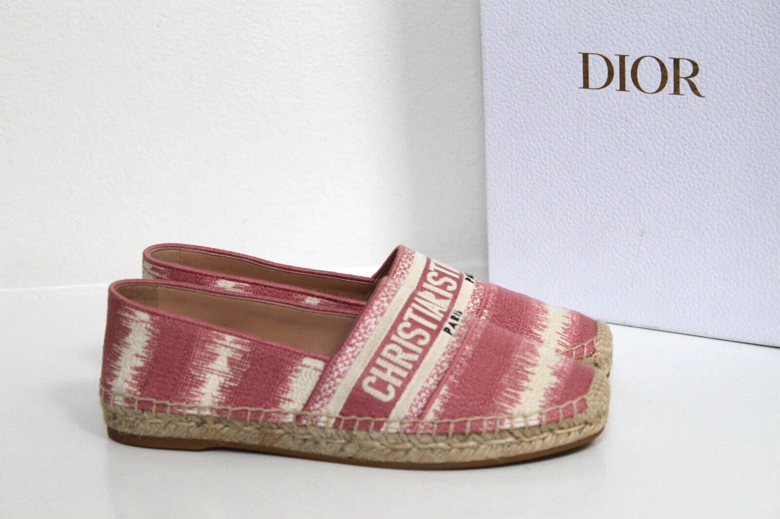 chaussures plates espadrilles à enfiler Christian Dior rose et blanc logo sangle taille 7 / 37,5