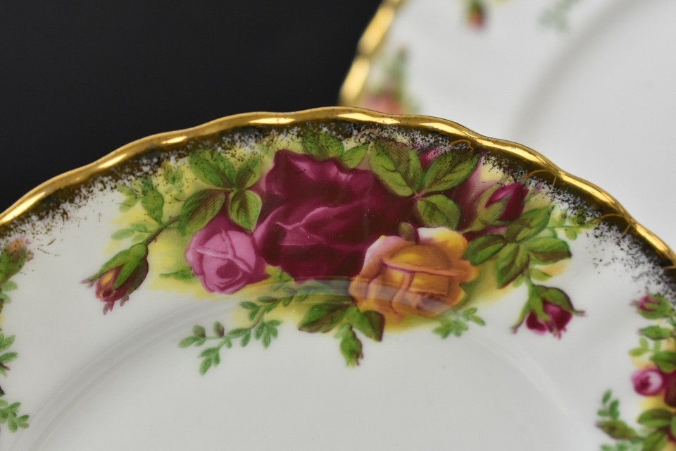 Royal Albert Old Country Roses Dinner Set x54 Pieces Cups Saucers