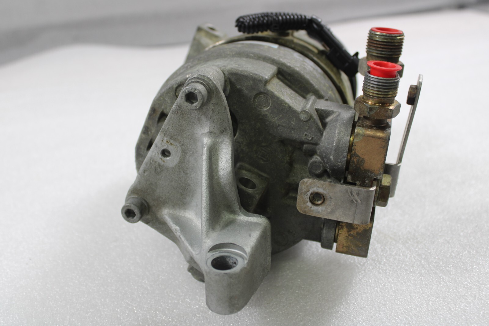 Ferrari 360, A/C Compressor, Rusted, Used, P/N 180041