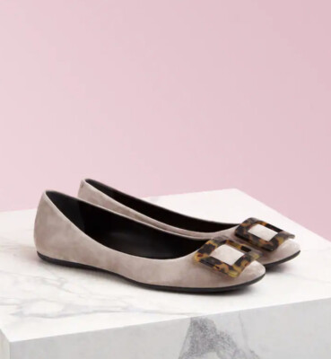 RogerVivier Gommette Turtle Ballerinas In Grey/beige Suede