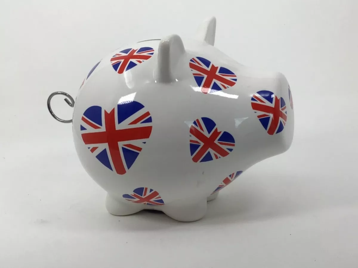 Salt & pepper piggy bank deals