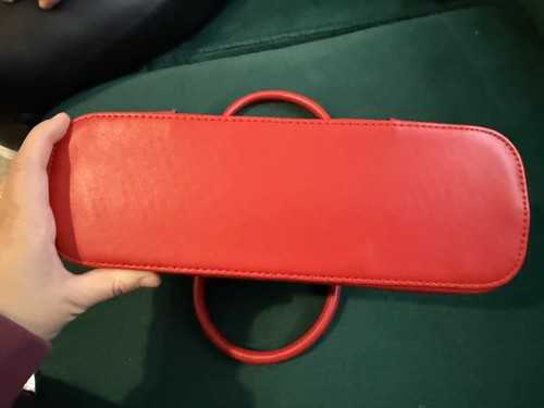 Atmosphere Elegant Red Women’s Handbag with Semi-Circular Design - Picture 4 of 8