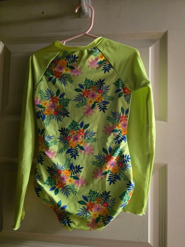 Cat and Jack Green swimsuit UPF 50+ kids girls size 6/7