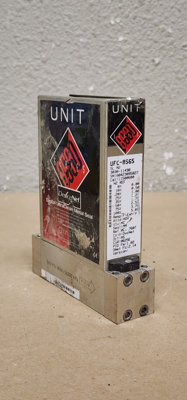 AMAT 3030-11498 MASS FLOW CONTROLLER CELERITY UFC-8565