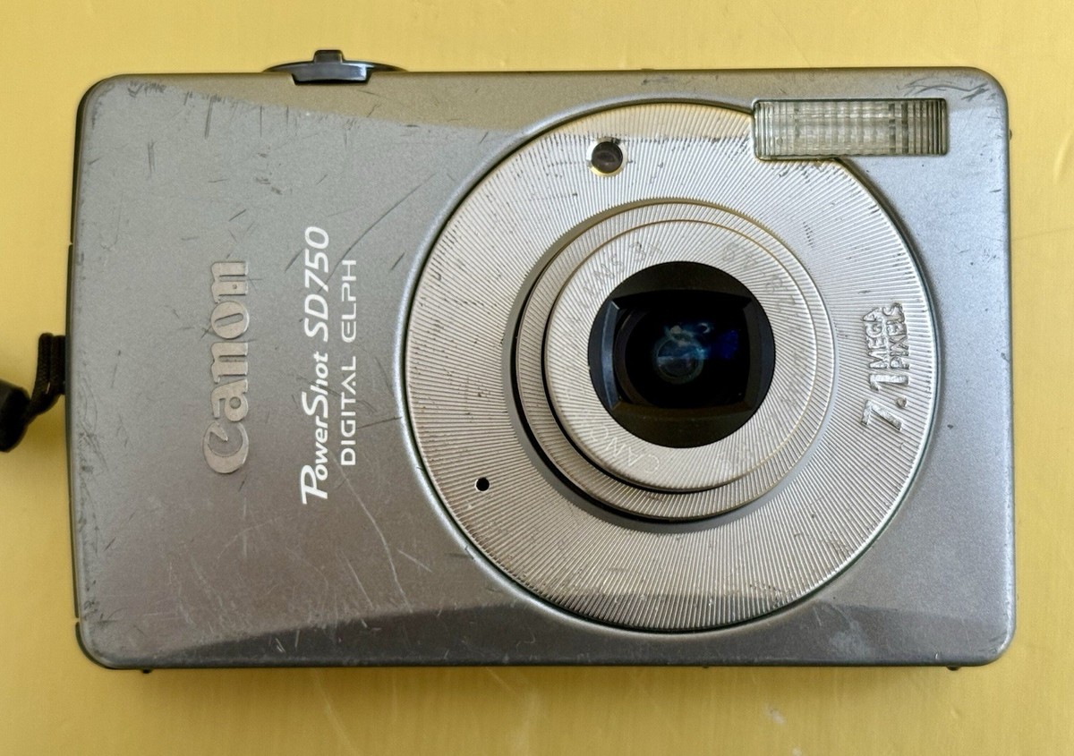 Canon PowerShot Digital ELPH SD750 / Digital IXUS 75 7.1MP Digital