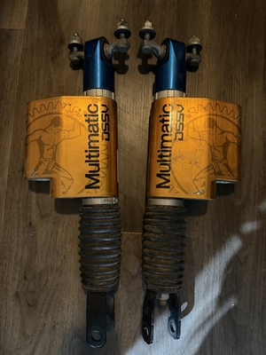 #ad Front shocks Gm hd sierra Silverado gmc Chevy 2500 3500 gas diesel $500.00