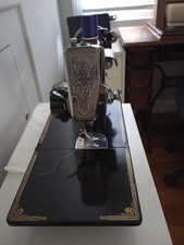 Singer Featherweight 221 SCROLL Face 1937 Sewing Machine With Case & Accessories