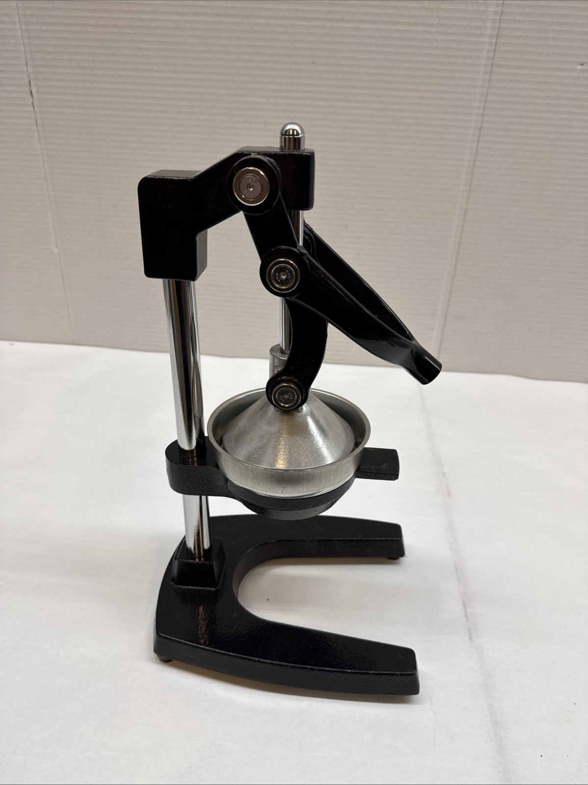 Commercial Cast Aluminum Black Lever Pull Citrus Press Juicer Missing Handle