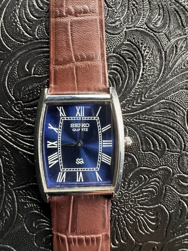 Rare Blue Vintage Seiko Slim Quartz Men’s Wrist Watch