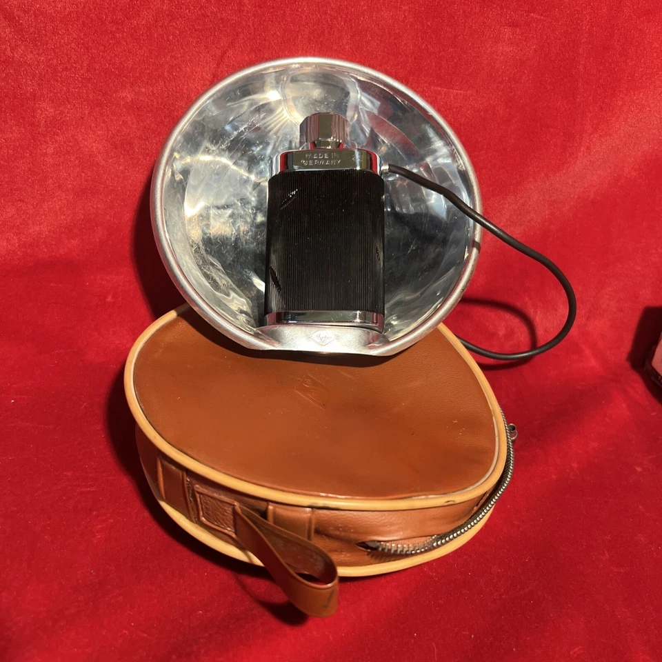 Unidad Flash AGFA con Bombilla Reflector y Estuche Accesorio Fotográfico Vintage Alemania (L) Foto 2 de 3