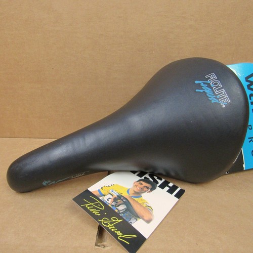 NOS Viscount Waveflo Professional Saddle w/Flolite Liquid..Black w/Blue Accents - Picture 5 of 17