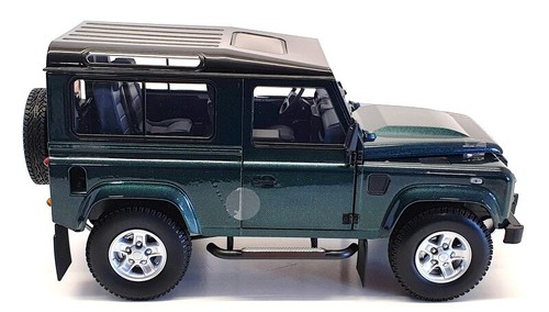 Kyosho 1/18 Scale Diecast Car 08901G - Land Rover Defender 90 - Aintree Green - Picture 3 of 6