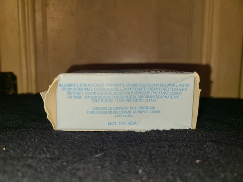 Vintage Collectible Caress Waterfront Breeze Moisturizing Bar Soap 3.5 Oz - Picture 2 of 5