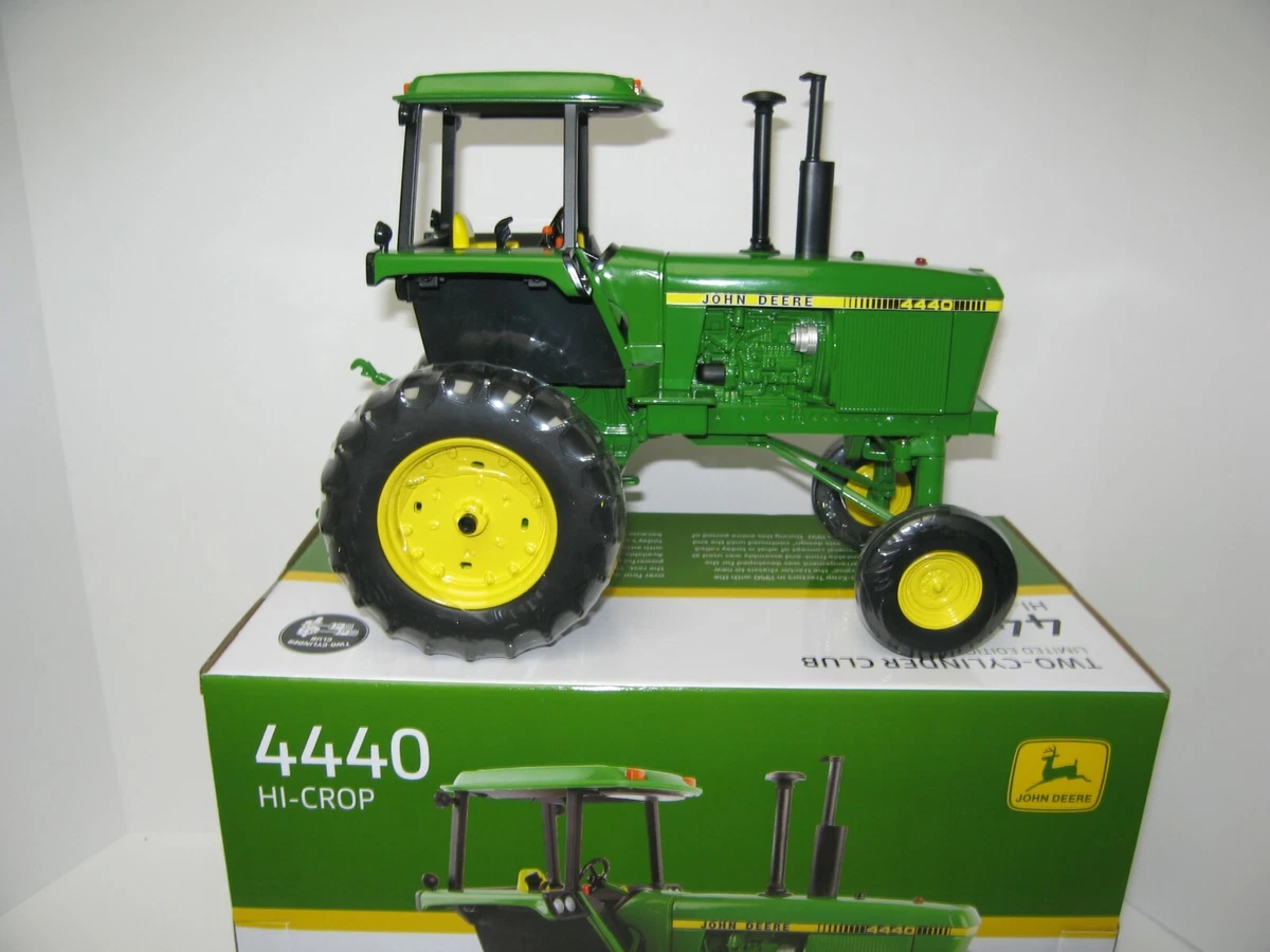 1/16 JOHN DEERE 4440 HI-CROP TWO-CYLYNDER CLUB 2021 NIB