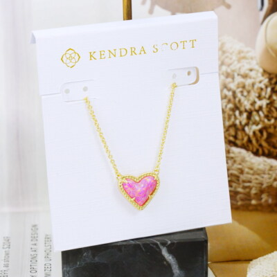 NWOT Kendra Scott Ari Heart Kyocera Opal Rose Pink Necklace Gold