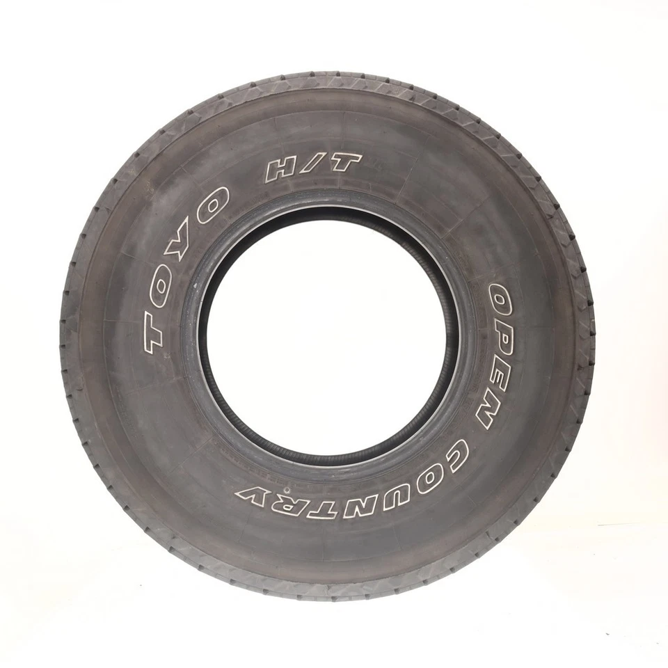 Usado LT 285/75R16 Toyo Open Country H/T 126/123S - 14/32 Foto 4 de 4