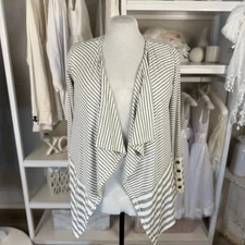 Doe & Rae women’s large grey & white open cardigan, lightweight feminine 3612