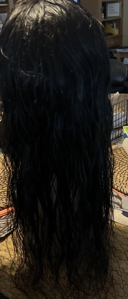 Peruca 100% cabelo humano #1B preta macia longa/sem marca. Tampa completa - sem odor usada  - Imagem 3 de 4
