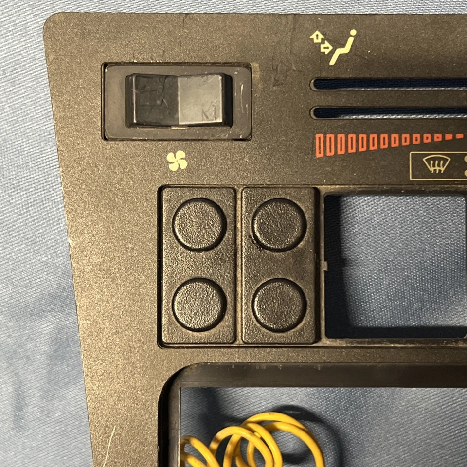 Placa de consola central automática Alfa Romeo Spider S4 con interruptores Foto 4 de 4