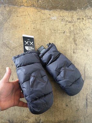 The North Face Tnf X Kaws Mitts Black Size XL Mittens Gloves Snowboard Ski