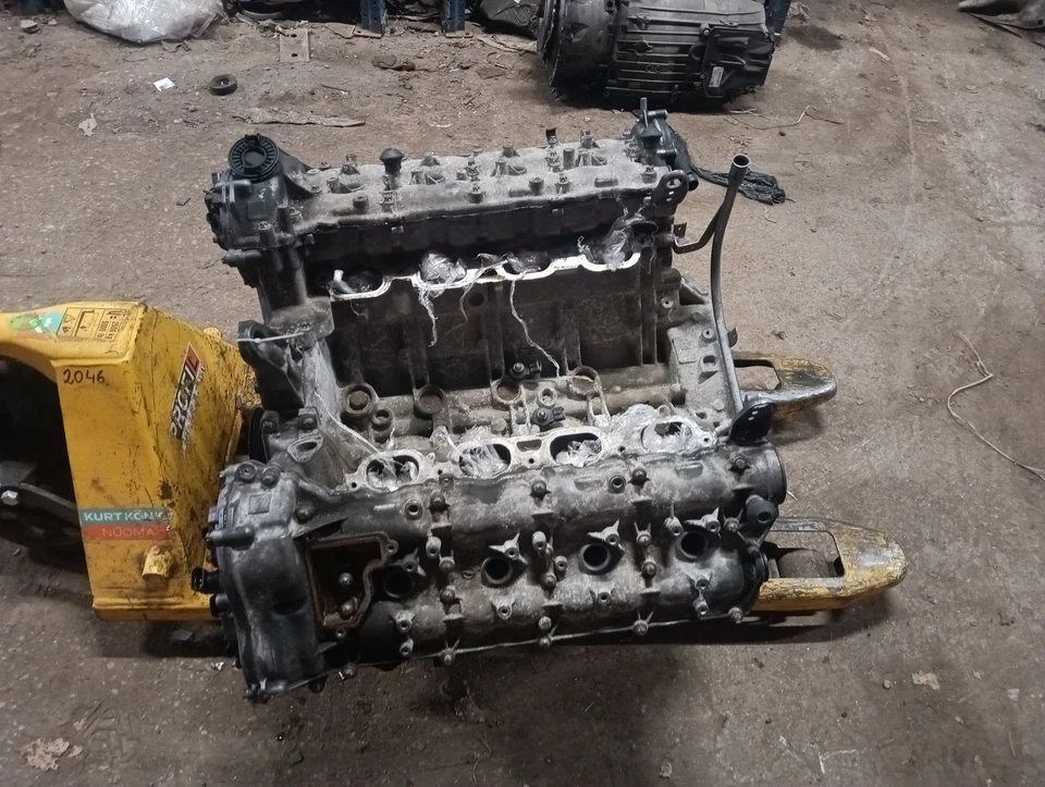 MERCEDES-BENZ CL S 500 W216 W221 Bare Engine Motor 273.968 5.5 Petrol 285kw M273 - Image 3 of 4