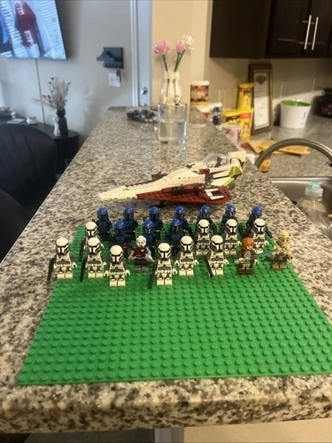 LEGO Minifigure Lot Star Wars, Marvel, DC Castle Atlantis Figures