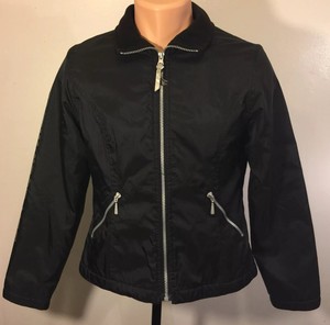 shell 100 nylon lining 100 polyester