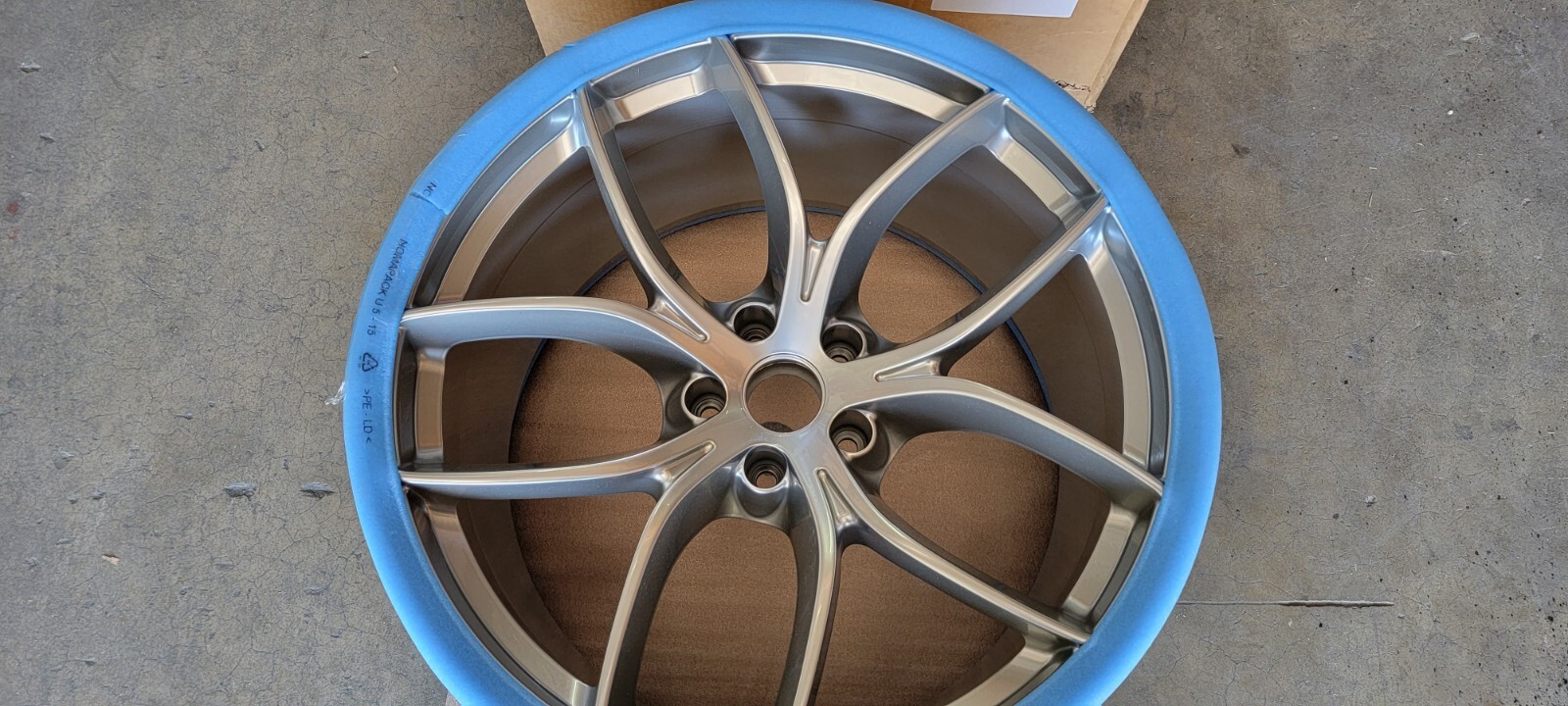 MCLAREN 720S REAR WHEEL RIM OEM NEW SILVER OEM 14BA030SP