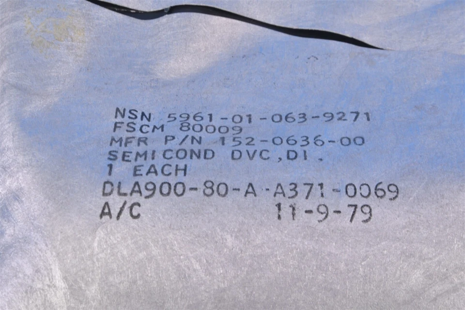 2 Tektronix Semiconductor Diode 152-0636-00 / SBR5142 unk Test Equipment - Image 3 of 4