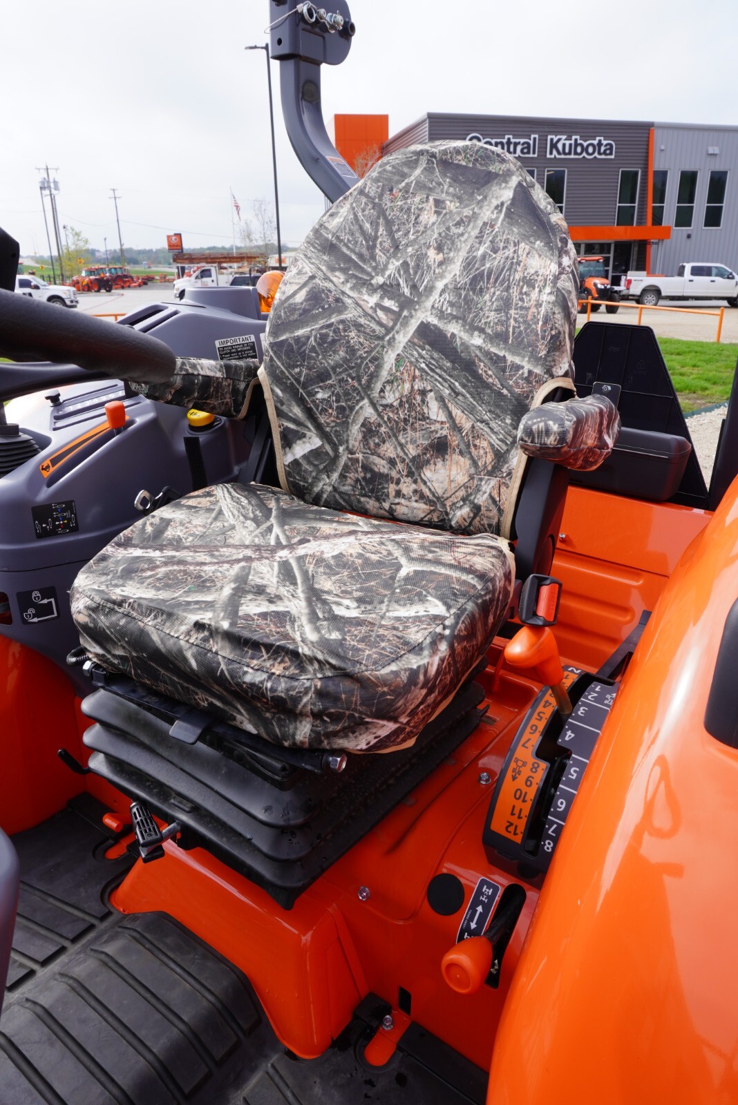 Kubota Seat Cover for L3240,3560,L3940,L4060,L4240,L4740,L5040,L5240