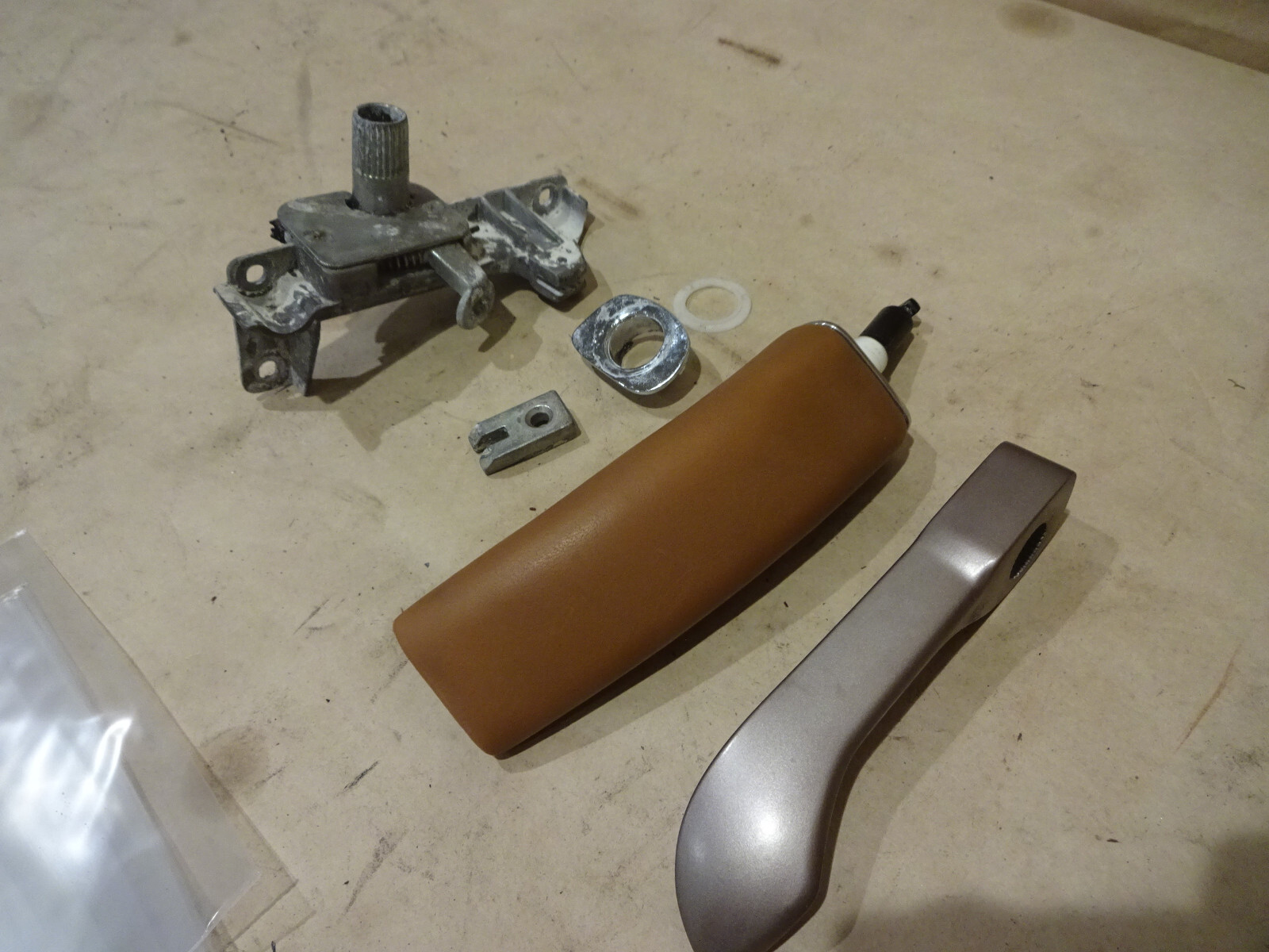 Ferrari California - LH Interior Door Handle In Parts P/N 80615300