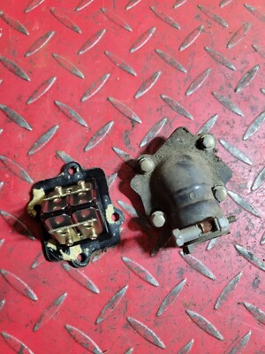 2004 Polaris Sportsman 90 90cc Carburetor Intake And Reed Cage Assembly