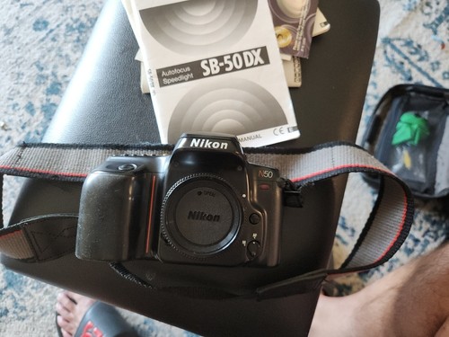 Nikon N50 with Nikon AF Nikkor 35-80mm f/4-5.6 D Lens Compact Zoom with Caps - Picture 16 of 17