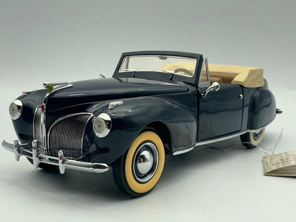 Franklin Mint 1941 Lincoln Continental, Dark Blue, 1:24, Excellent, Boxed - Image 3 of 4