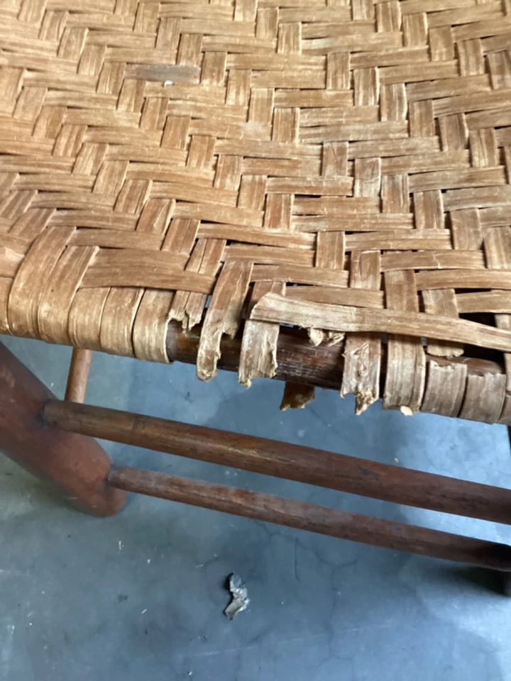 Antiguo sillón tejido con respaldo de escalera para niños americanos tempranos necesita TLC Foto 4 de 4