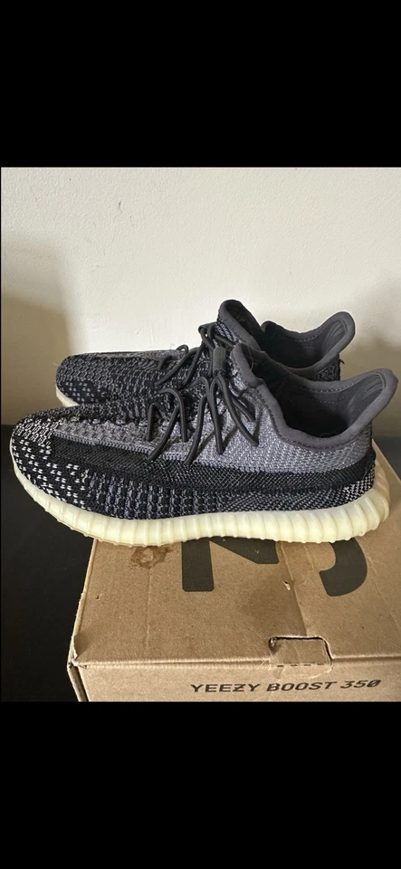 adidas Yeezy Boost Carbon 350 V2 - Image 2 of 4