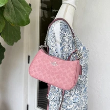 COACH Teri Shoulder Bag In Signature Canvas CV933 Dusty Pink