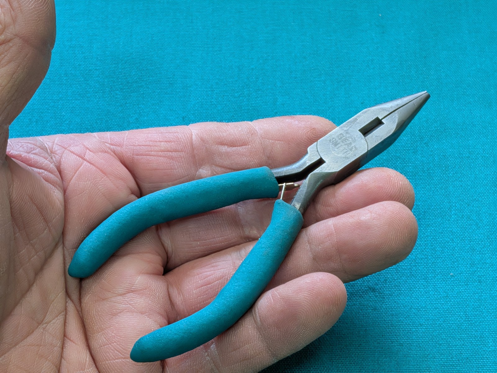 BEAD SMITH 5" Chain Nose Pliers w/ Cutter-Cushion Grip-Smooth Jaws-Spring Loaded