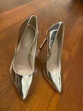 Kenneth Cole Metalic Silver pumps 5.5 NWB