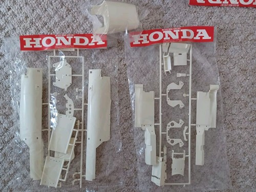TAMIYA Honda Formula 1 Scale 1:12 (RA 273) 1967 - Picture 17 of 24