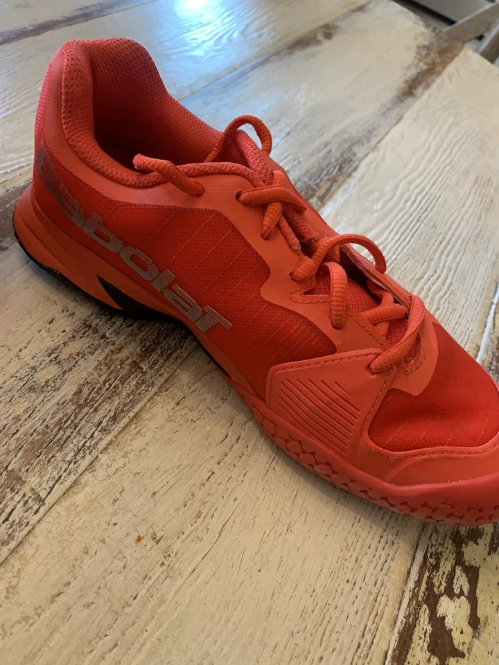 Zapato de cancha Babolat Jet All Court Junior talla 6 (rojo) Foto 4 de 4