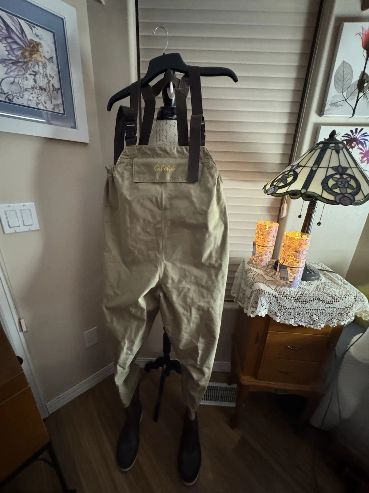 CABELA'S MEN'S SZ 8 FULL BODY BIB WADERS, INSEAM TO BOOT BOTTOM=35", WAIST=44"