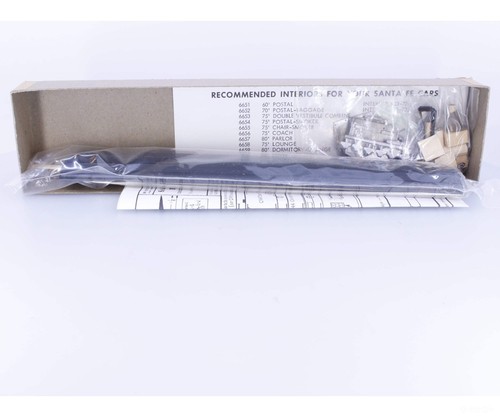 Walthers 933-6661 HO 80' Cafe Observation Car Kit, Less Trucks and Couplers Sant | Condition: Used