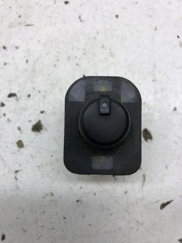 AUDI A4 Avant 8W5, B9 Spiegeleinstellschalter 8E0959565A 2.50 Diesel 33815951