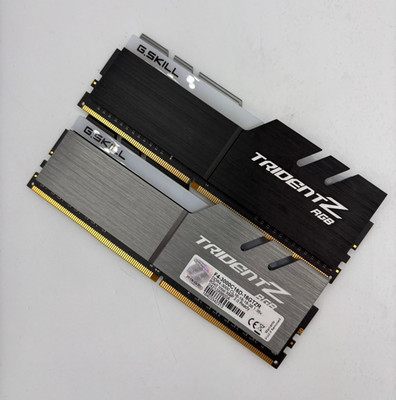 G.SKILL F4-3000C16D-16GTZR 16 GB (8 GB x 2) DDR4 3000 MHz
